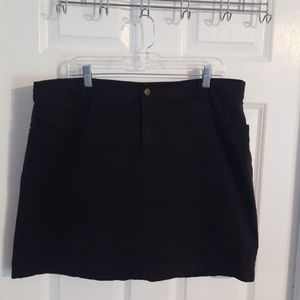 Croft &Barrow classic fit  black skort